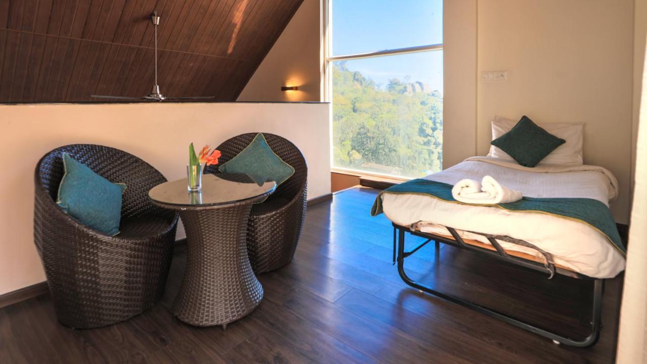 Shola Crown Resort - Munnar Chinnakanal ภายนอก รูปภาพ