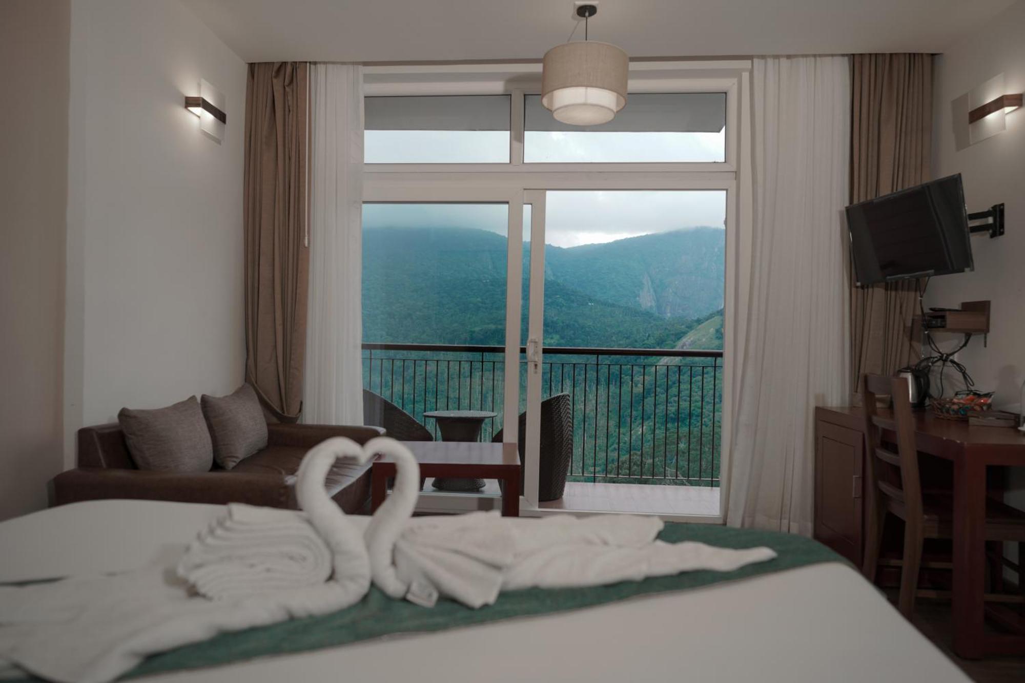 Shola Crown Resort - Munnar Chinnakanal ภายนอก รูปภาพ